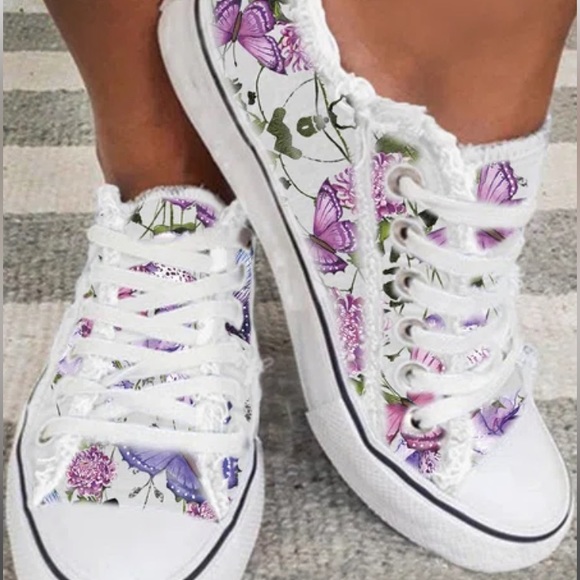 Neon Purple Tropical Palm Tree Butterfly Print Canvas Shoes
